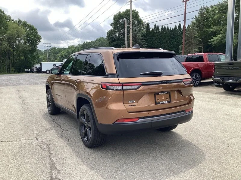 New 2026 Copper Shino Metallic Clear-Coat Exterior Paint Jeep Limited image 5