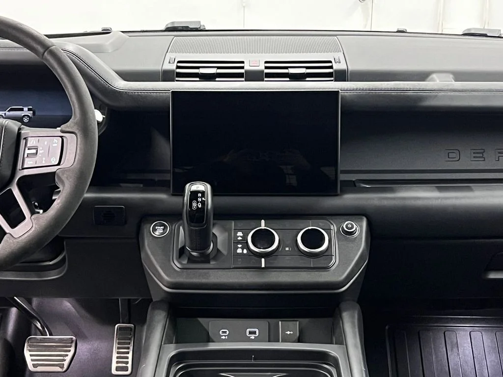 Used 2023 Carpathian Grey Premium Metallic Land Rover V8 AWD Carpathian Edition image 21