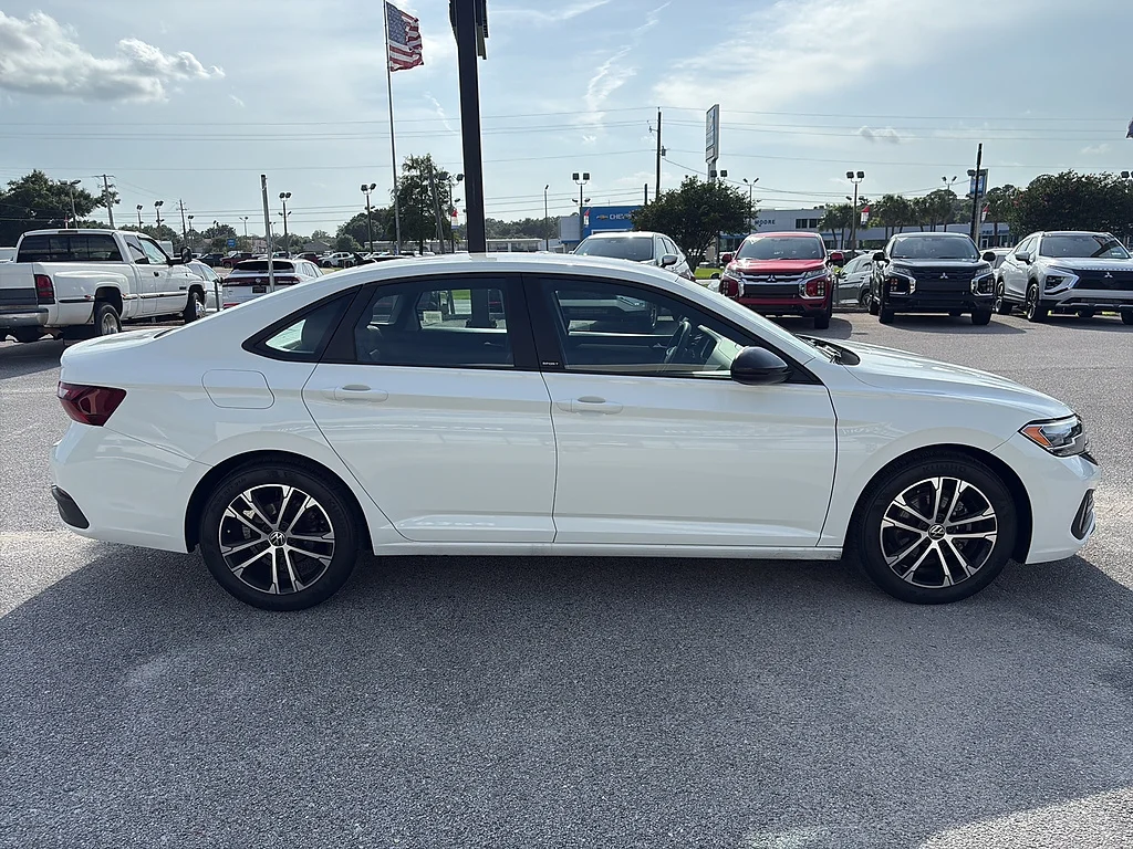 Certified Used 2023 Pure White Volkswagen Sport Auto image 4
