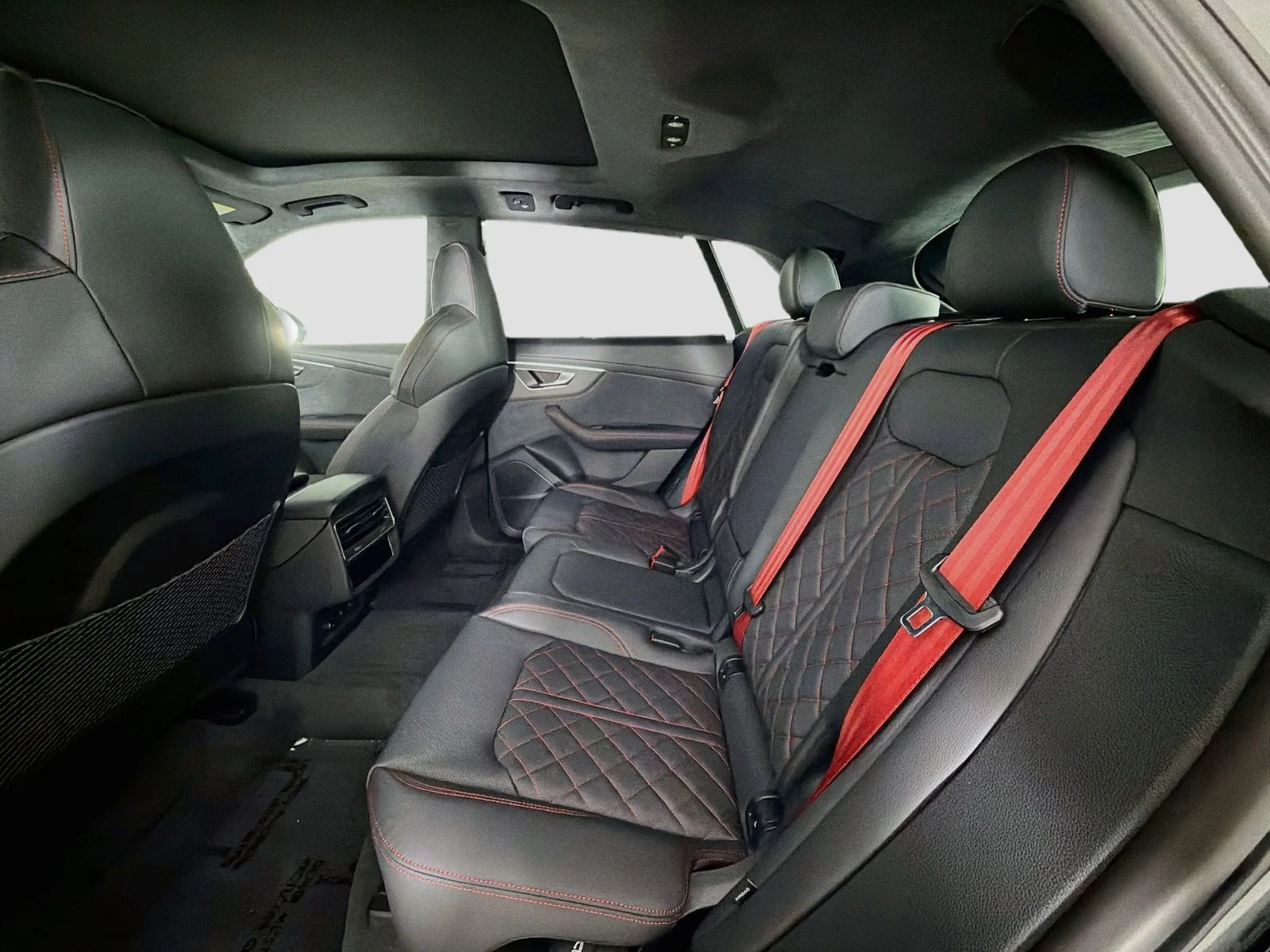New 2026 Black Audi 4.0T Prestige image 26