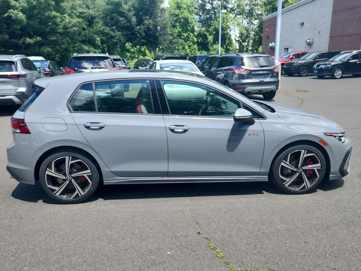 2026 Volkswagen Golf GTI SE - Photo 6