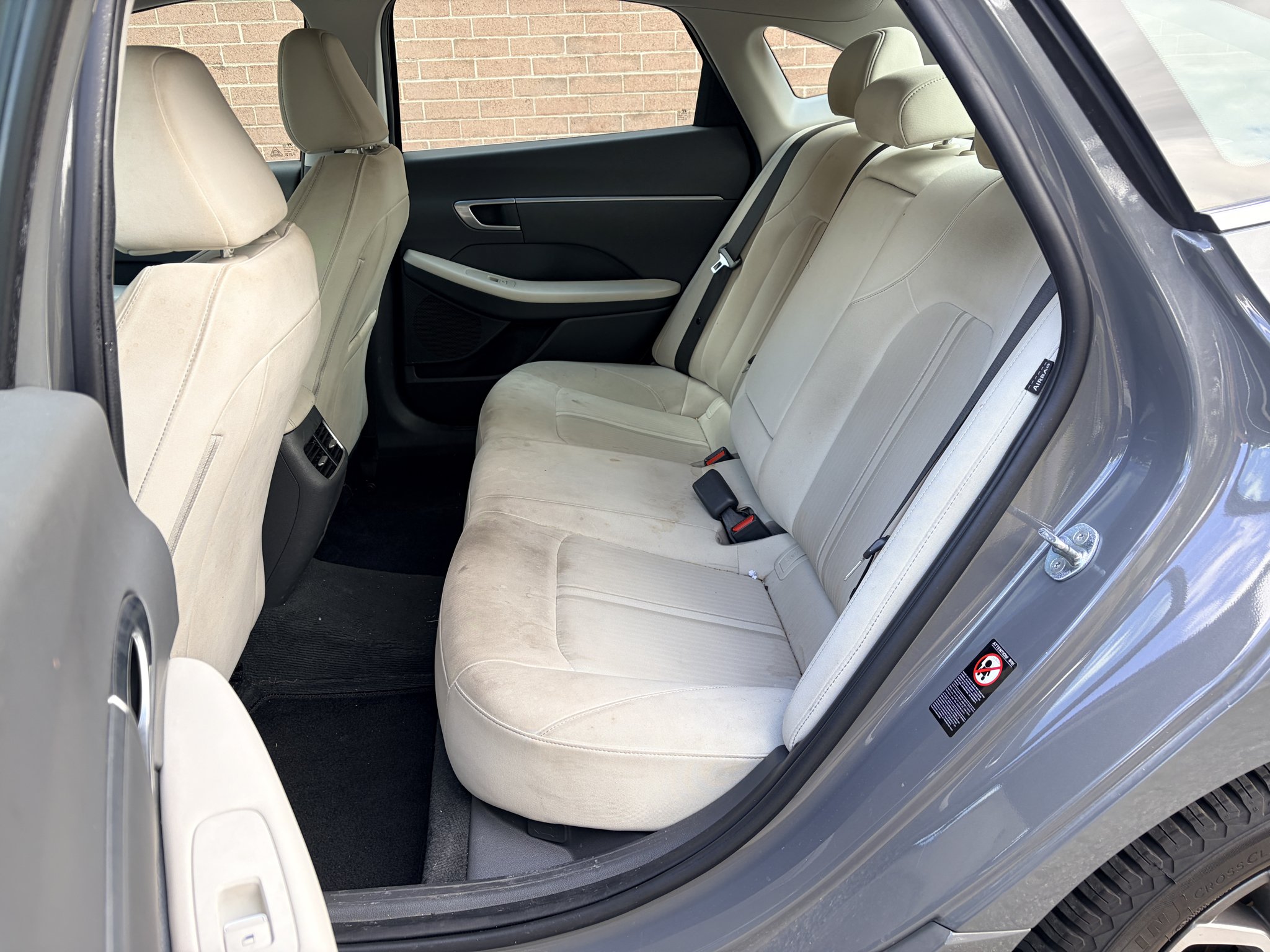 Used 2022 Hampton Gray Hyundai SEL image 18