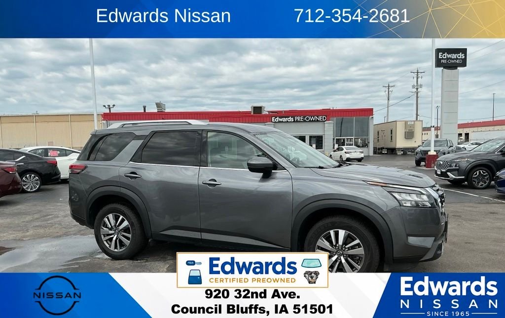2025 Nissan Pathfinder SL