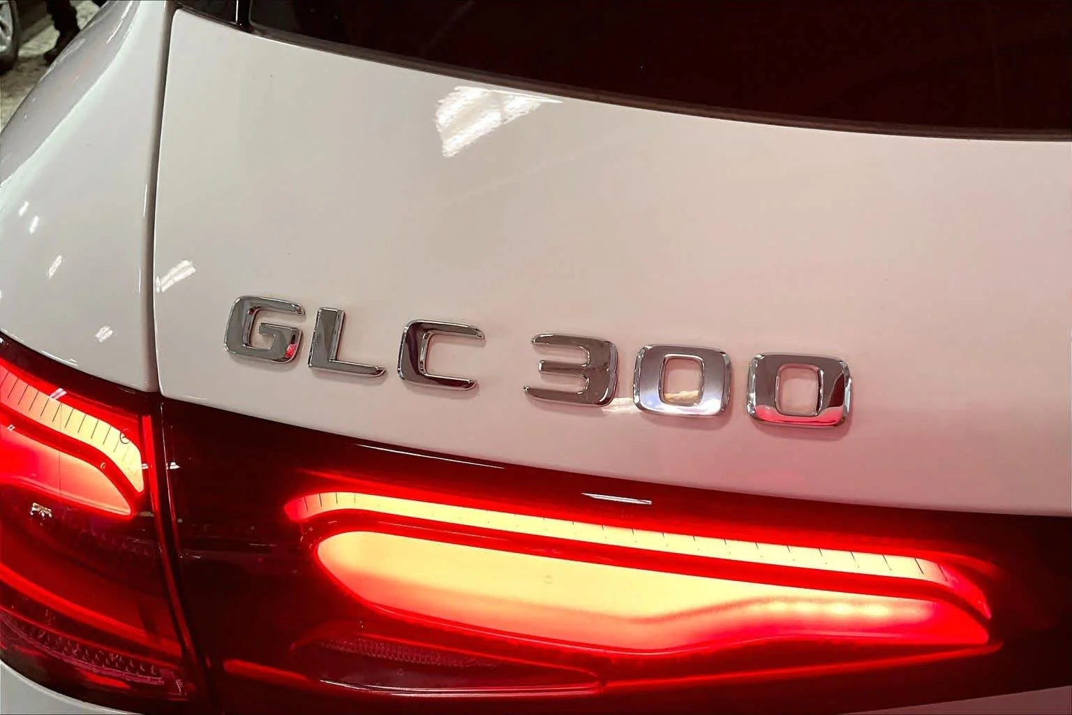 Certified Used 2024 Polar White Mercedes-Benz GLC 300 image 10