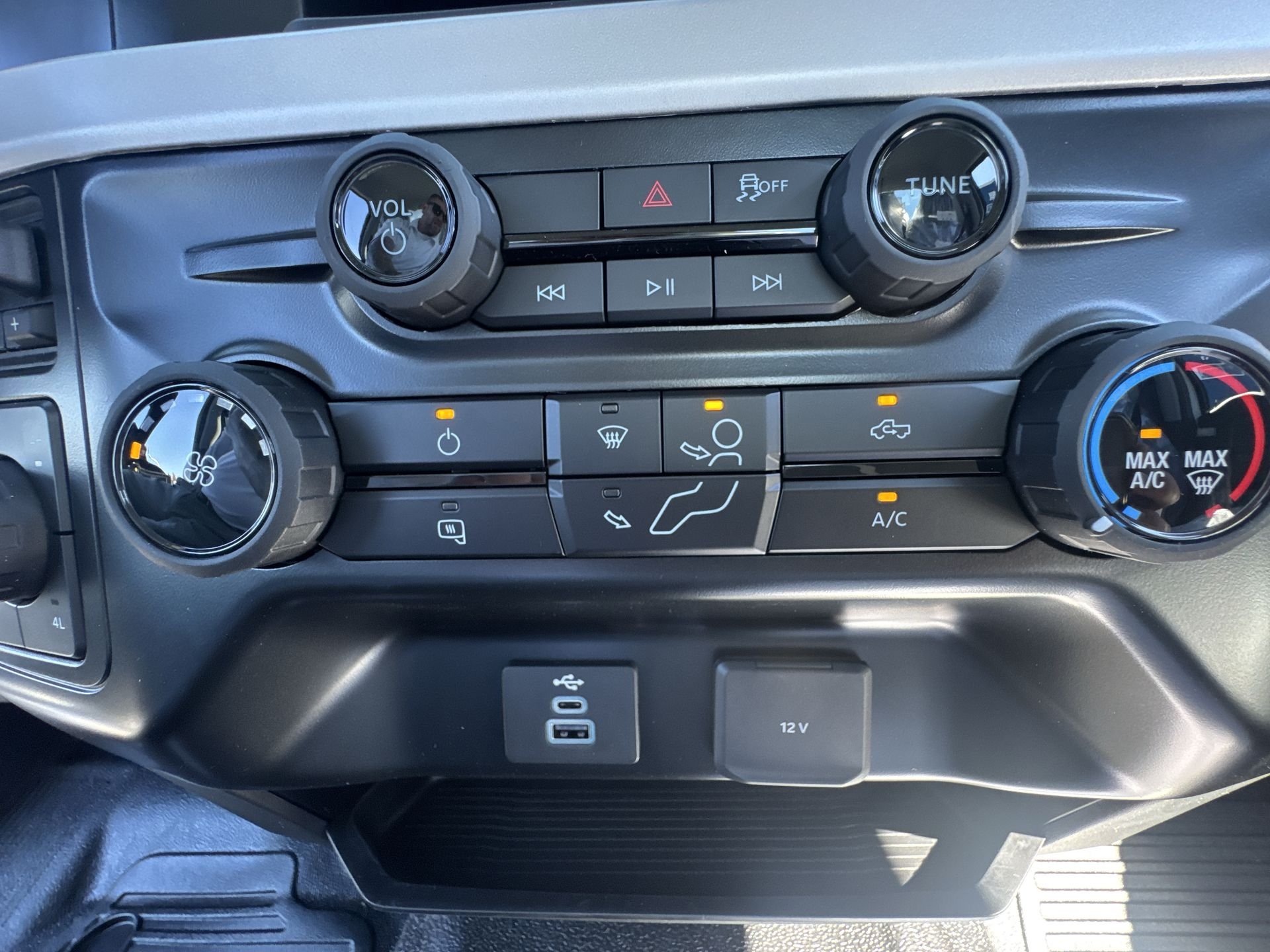 New 2026 Oxford White Ford F-550® XL image 11