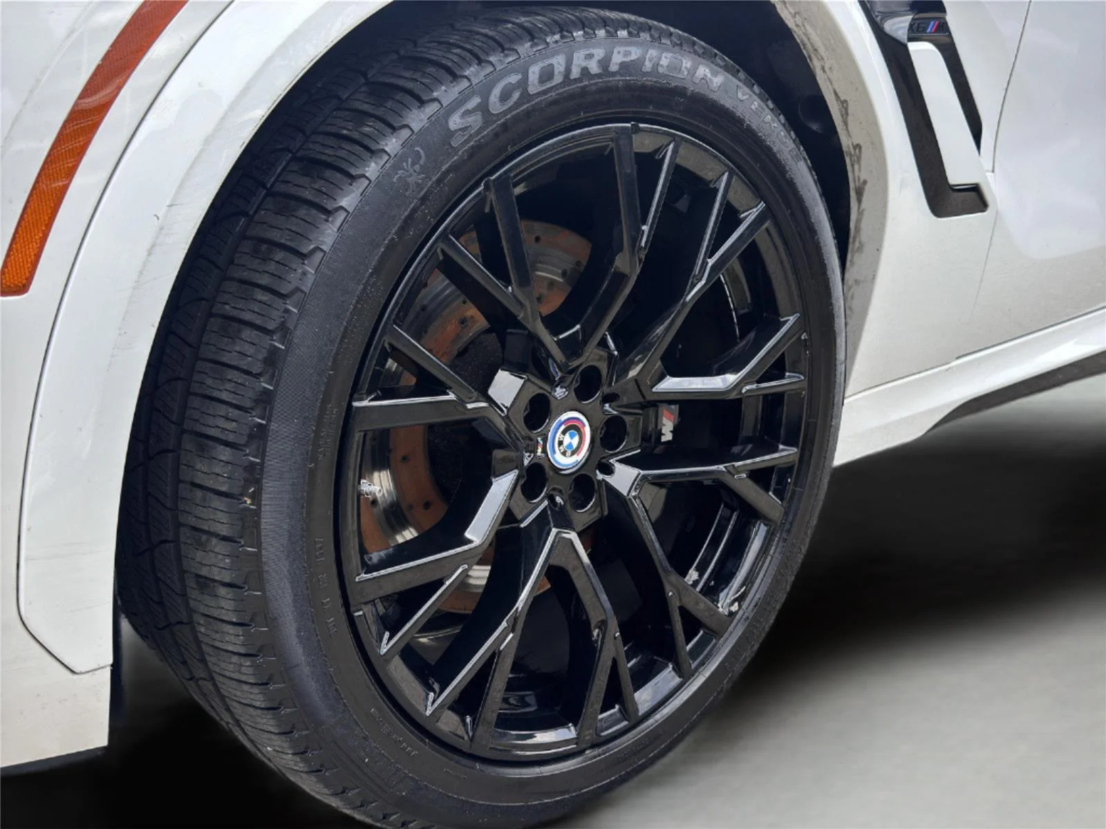 Used 2022 Alpine White BMW  image 10