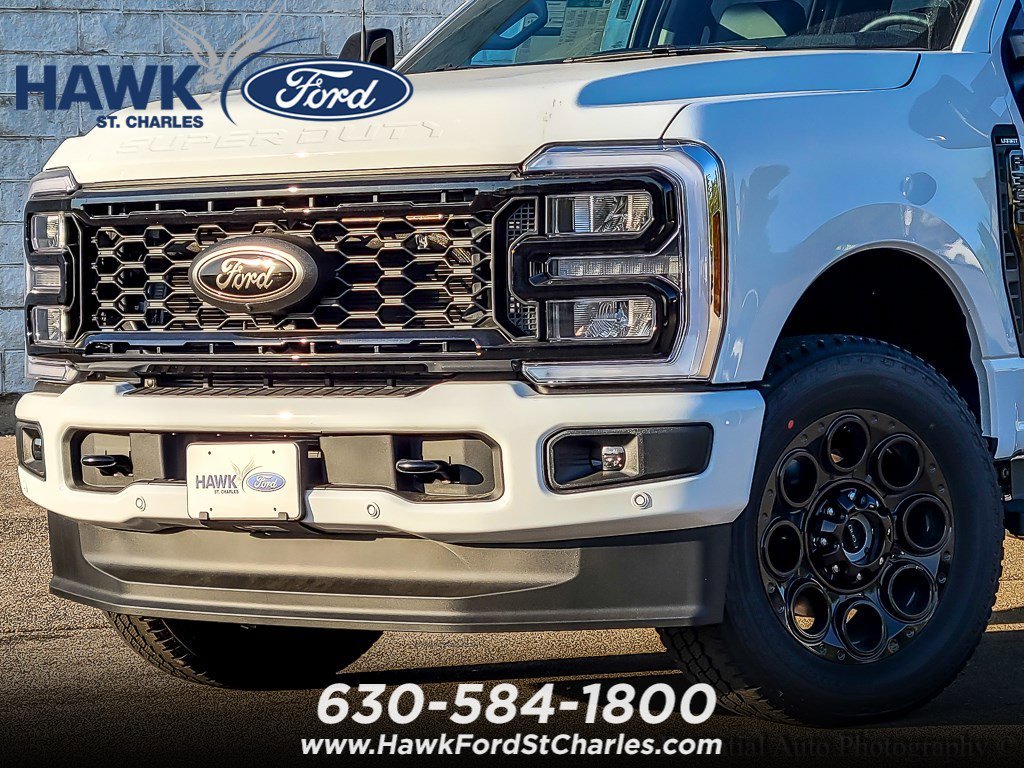 New 2026 Oxford White Ford LARIAT image 2