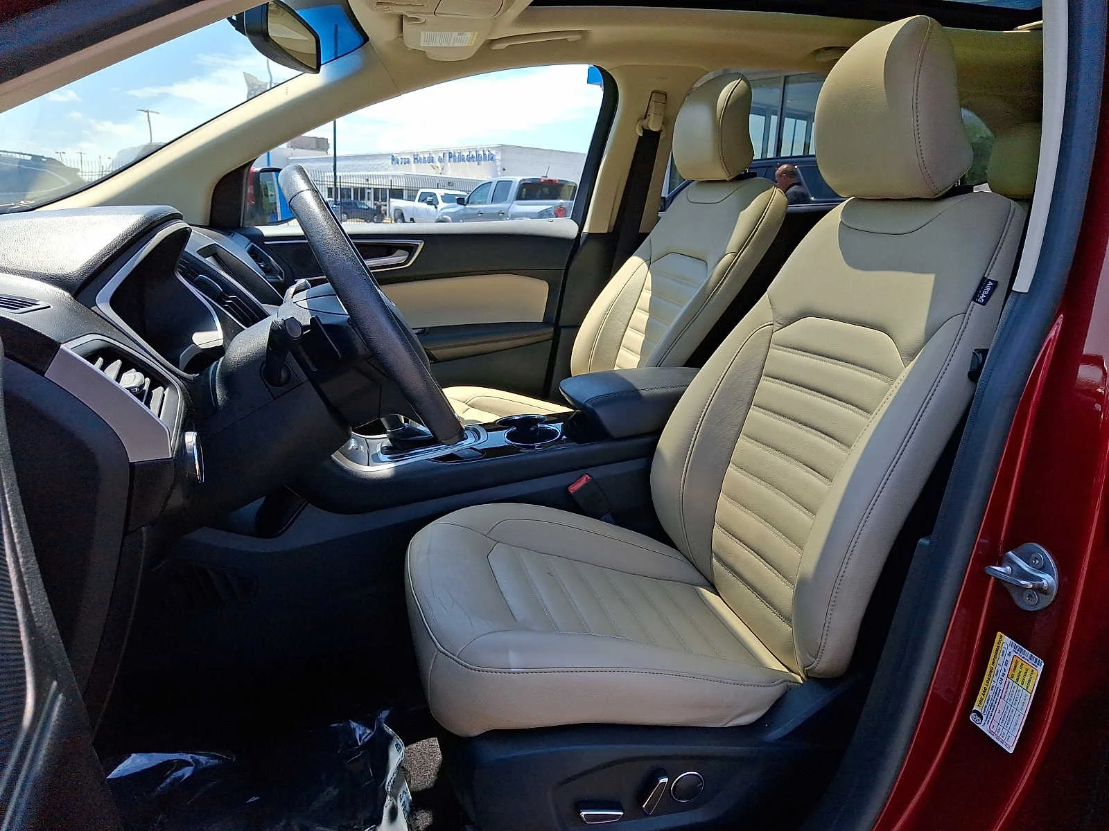 Used 2015 Red Ford SEL image 15