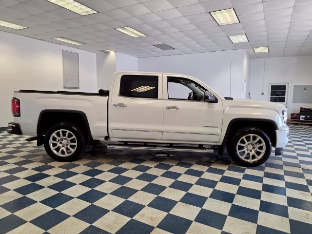 Used 2016 WHITE FROST TRICOAT GMC Denali image 9