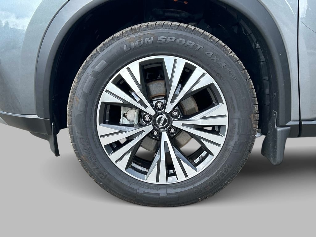Used 2023 Gray Nissan SV image 9