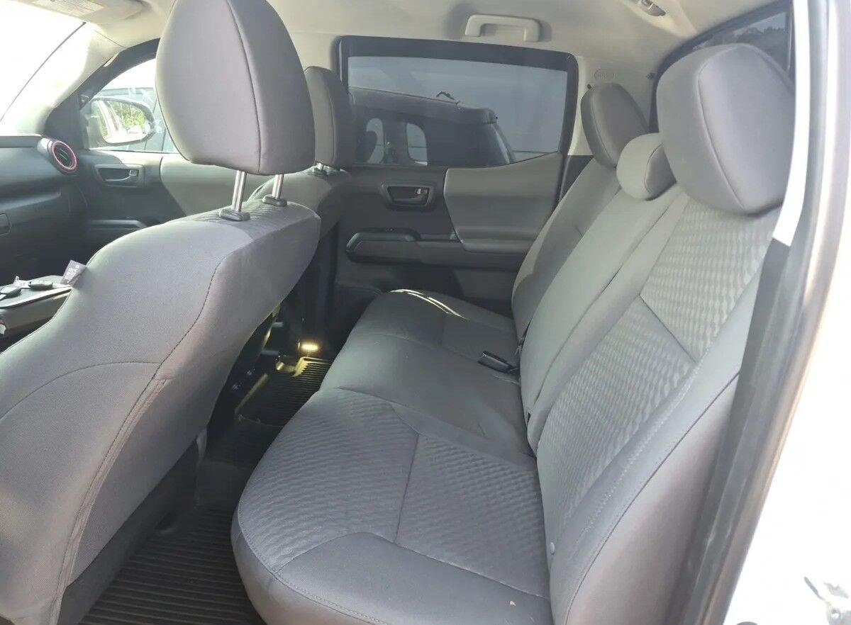 Used 2022 White Toyota SR V6 image 6