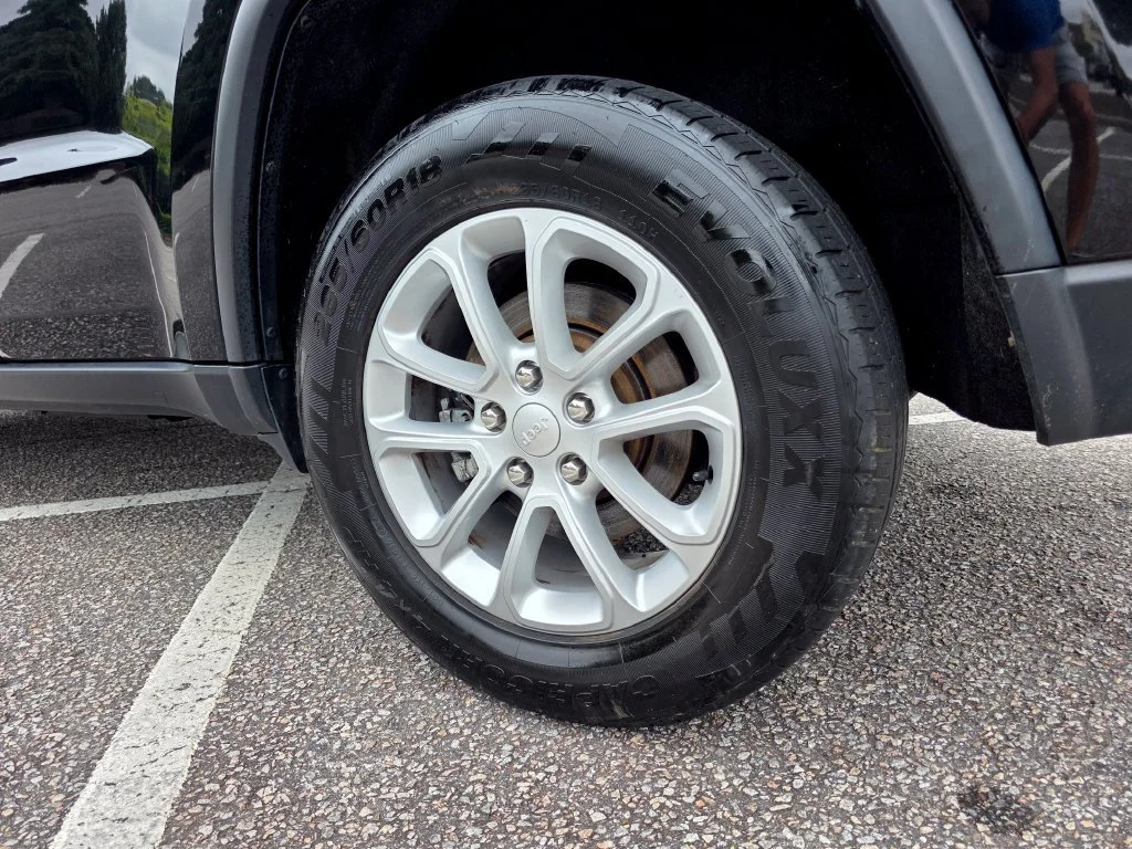 Used 2021  Jeep Laredo X image 29