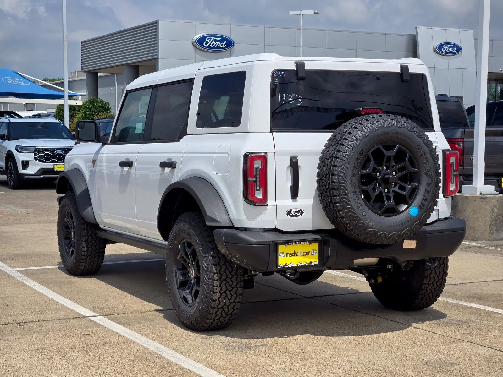 New 2026 Oxford White Ford Badlands® image 3