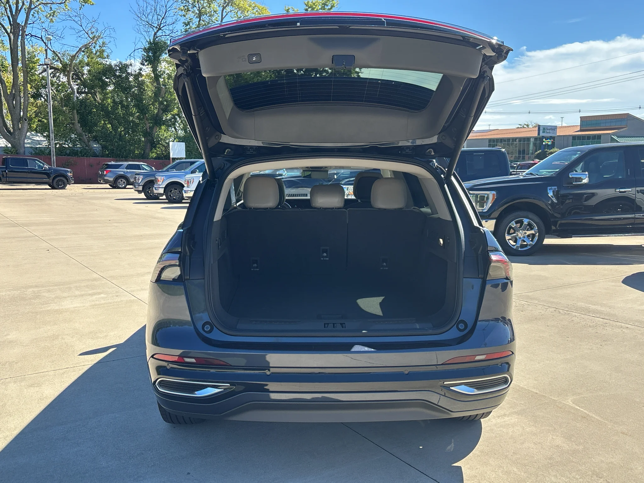 Used 2024 Blue Lincoln Reserve image 12