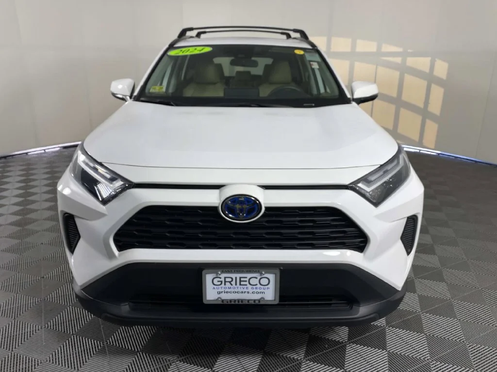 Used 2024 Ice Toyota XLE image 3