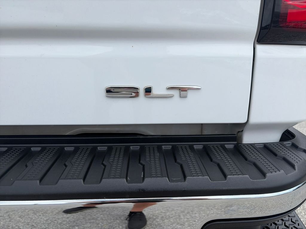 Used 2019 White GMC SLT image 35