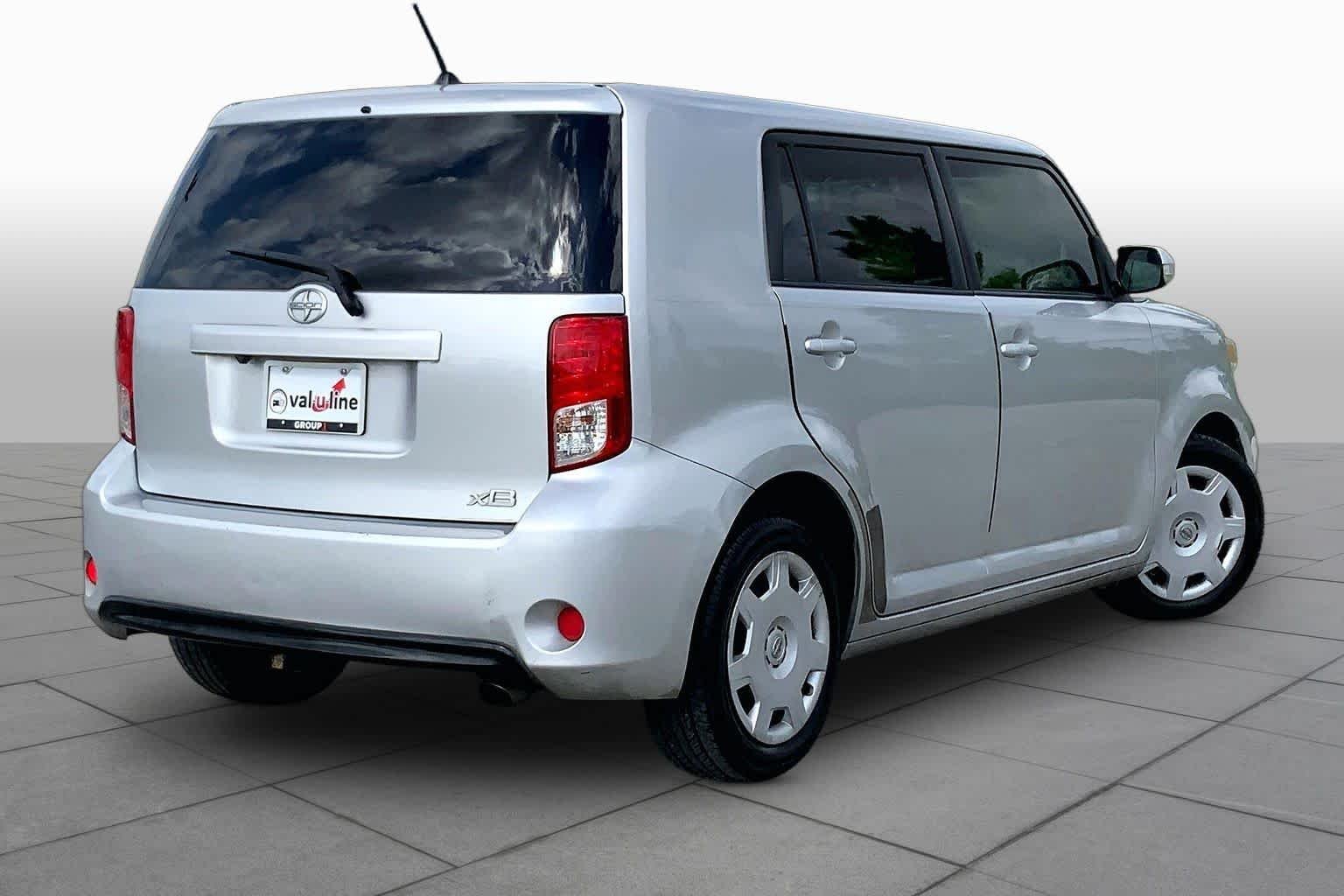 Used 2014 Classic Silver Metallic Scion  image 13