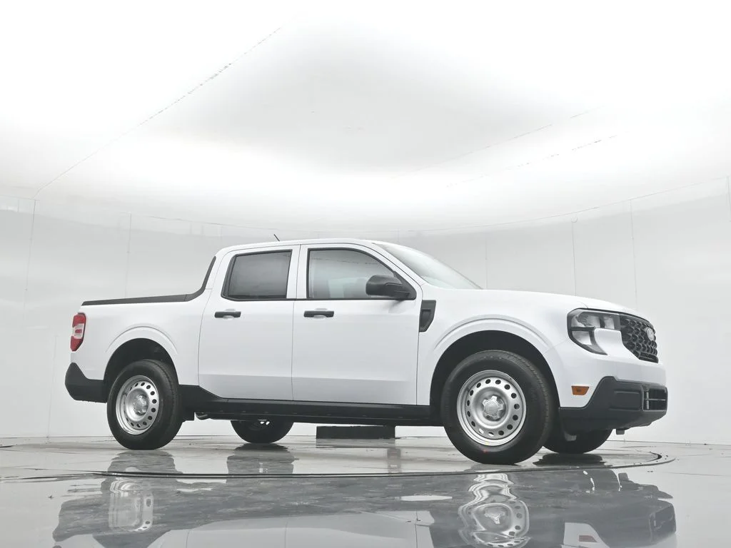 New 2026 Oxford White Ford XL image 3