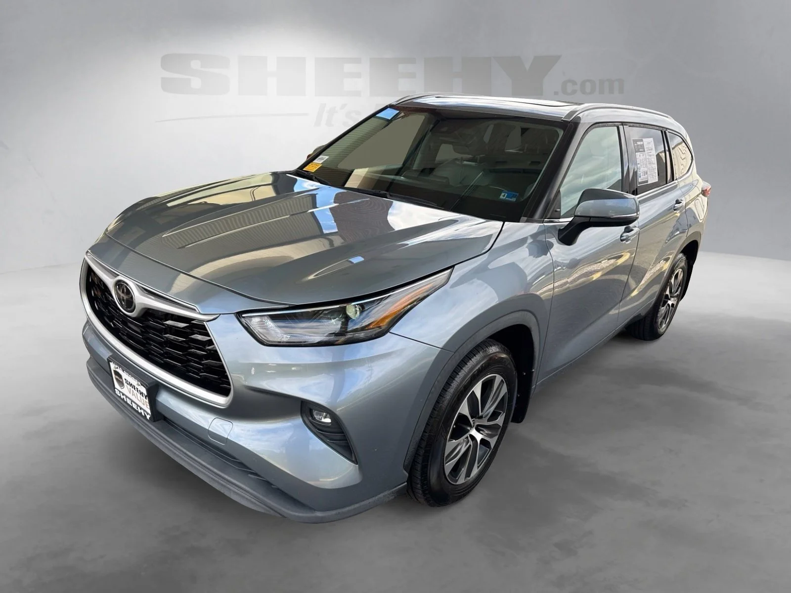 Used 2022  Toyota XLE image 15