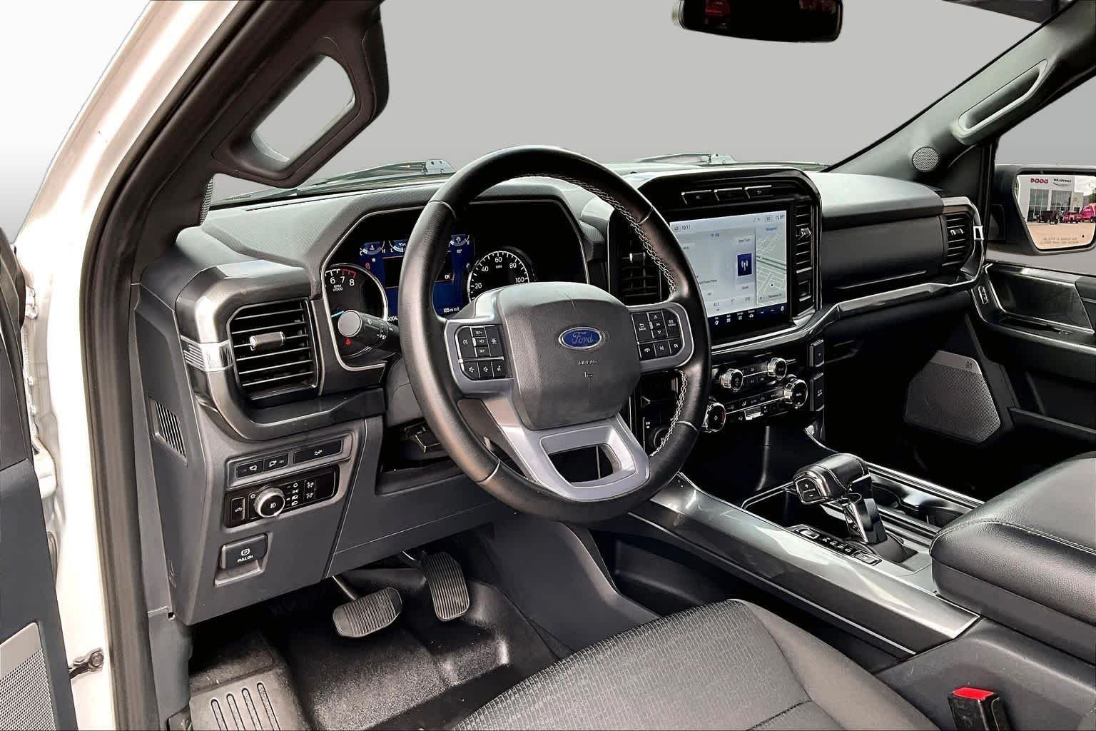 Used 2023 Oxford White Ford XLT image 15