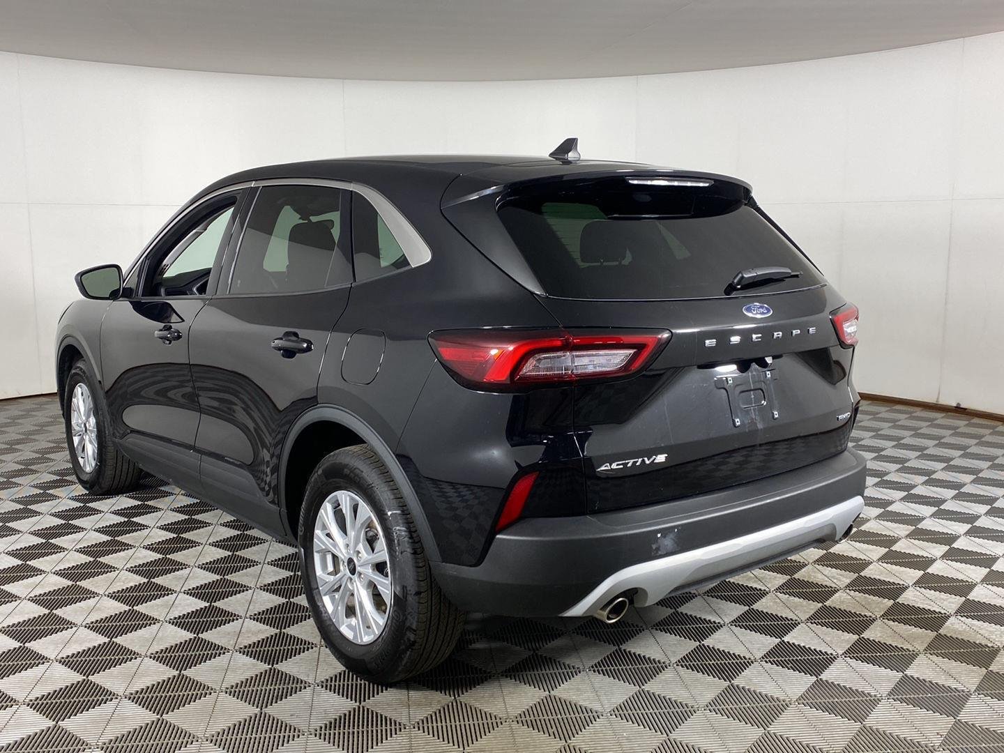 Used 2023 Black Metallic Ford Active image 8
