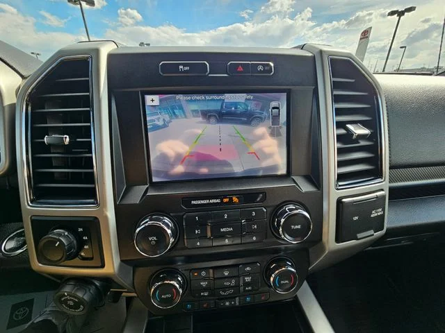 Used 2019  Ford Lariat image 15