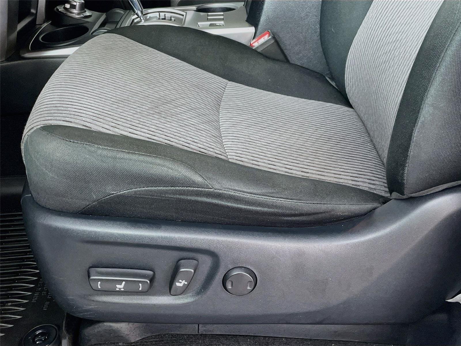 Used 2018 Super White Toyota SR5 image 21