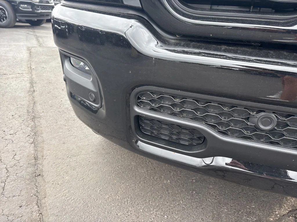 New 2026 Diamond Black Crystal Pearl-Coat Exterior Paint RAM BIG HORN image 10