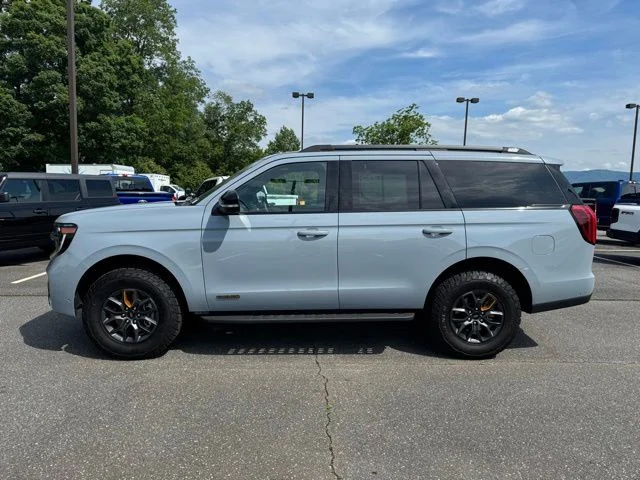 Used 2025 Gray Ford Tremor image 4
