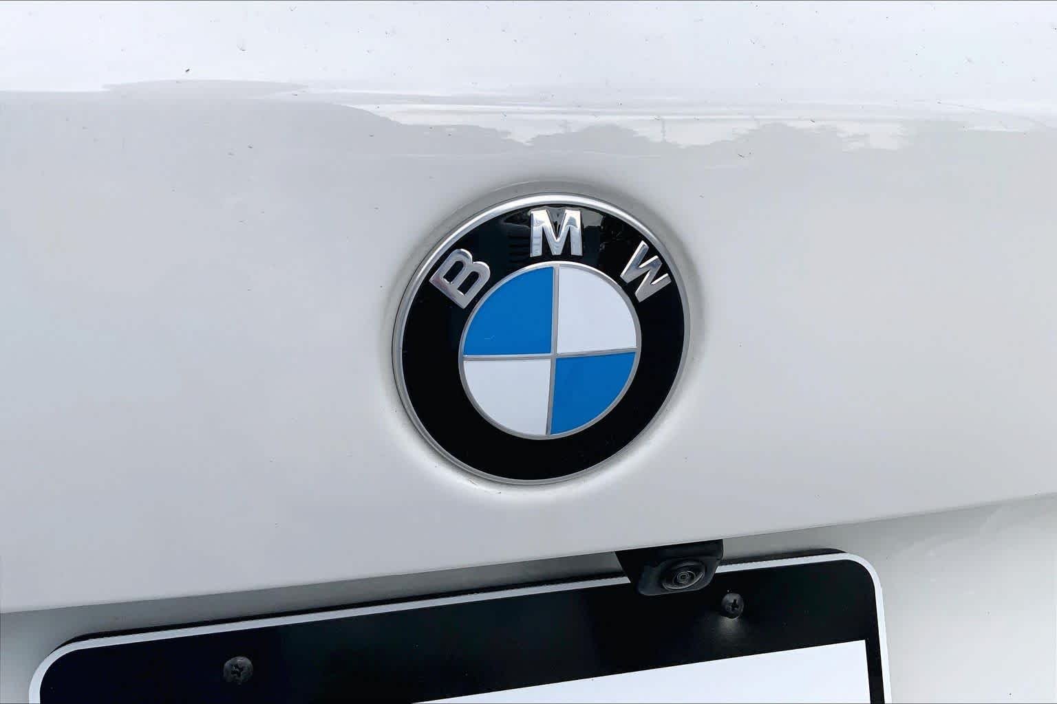 Used 2025 Alpine White BMW sDrive40i image 31