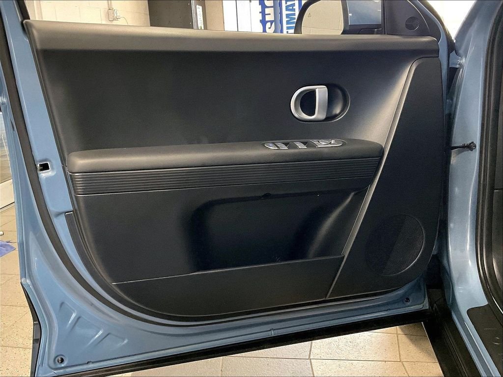 Used 2024 Blue Hyundai SE image 9