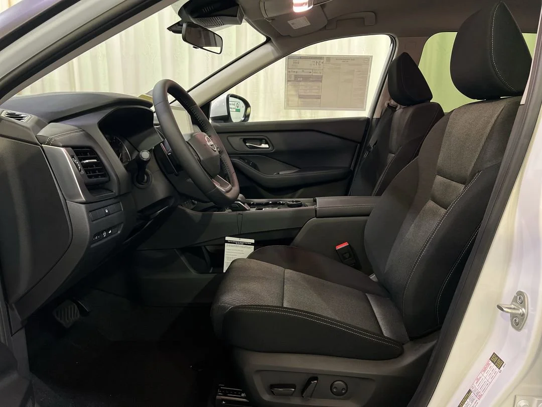 2026 Nissan Rogue SV - Photo 13