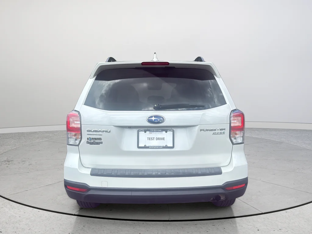 Used 2017 White Subaru 2.5i Premium image 8