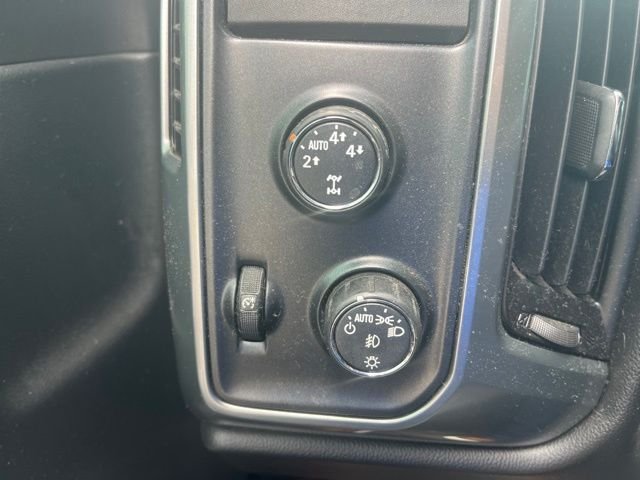 Used 2016  Chevrolet LT image 14