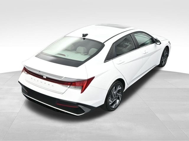 Certified Used 2025 White Hyundai SEL Convenience image 29