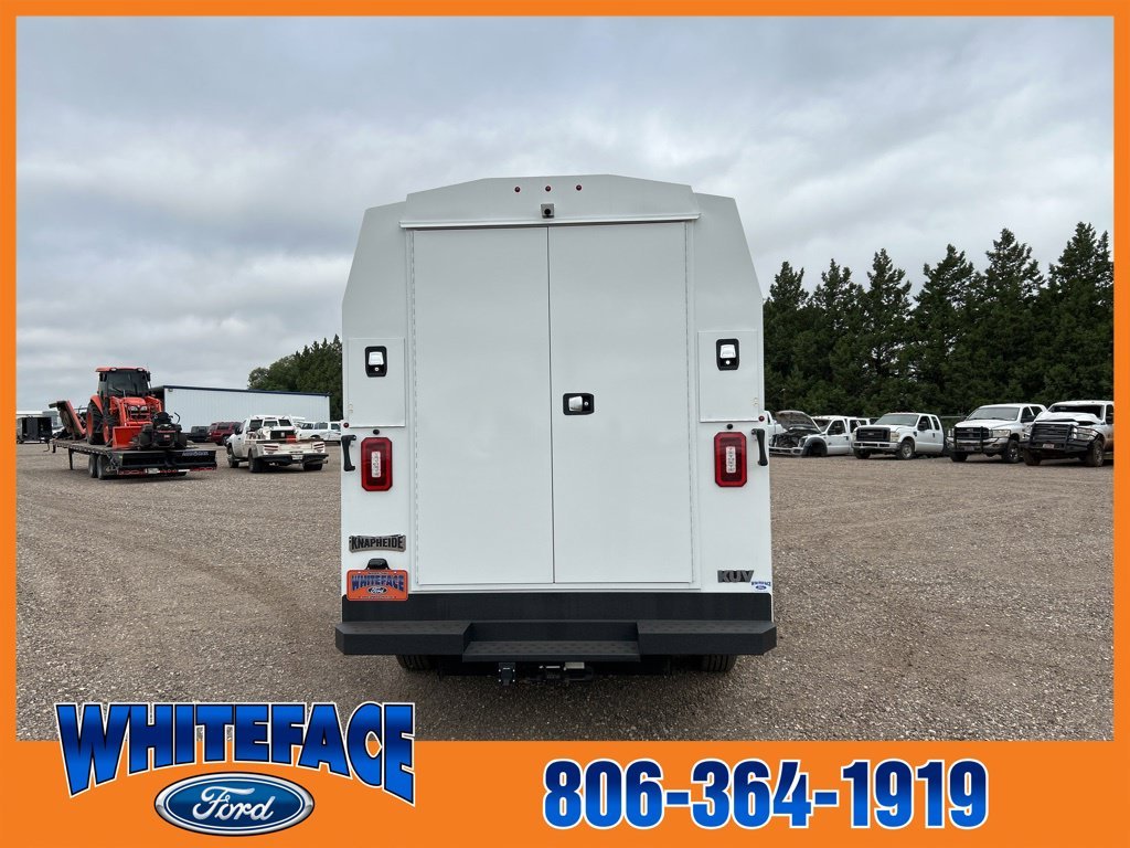New 2025 Oxford White Ford Base image 5