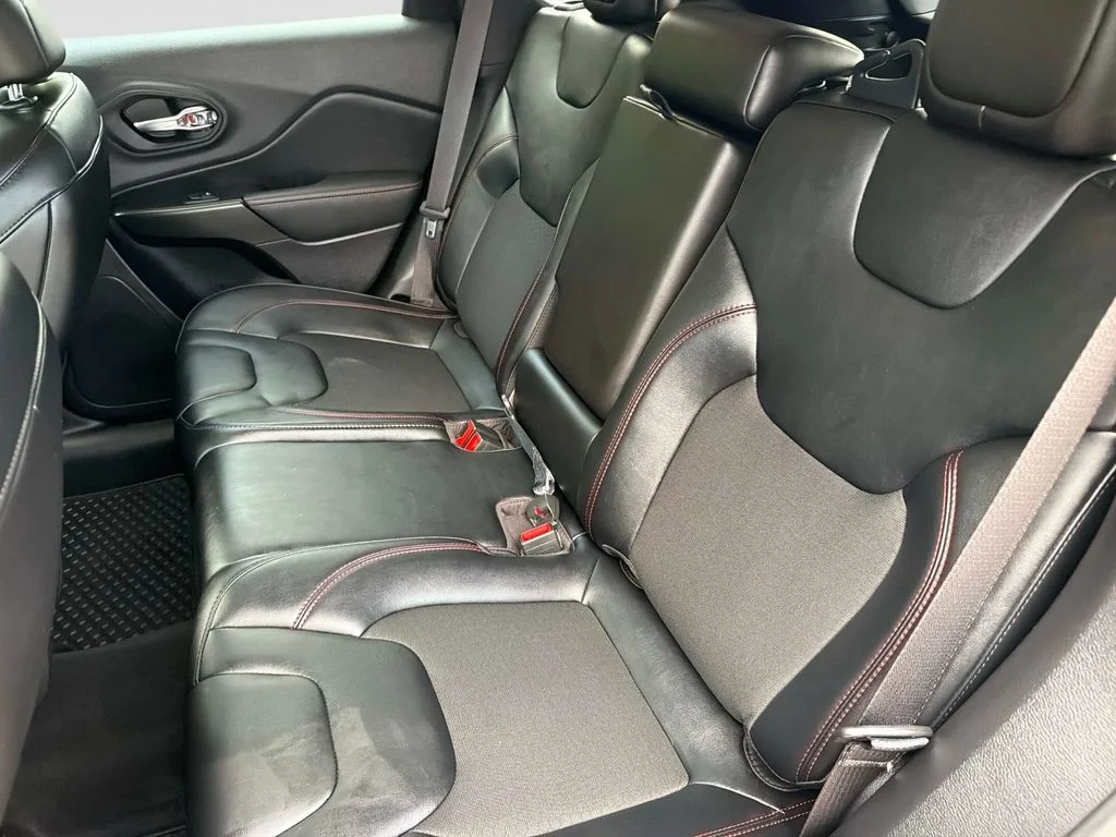 Used 2022 Gray Jeep Trailhawk image 14