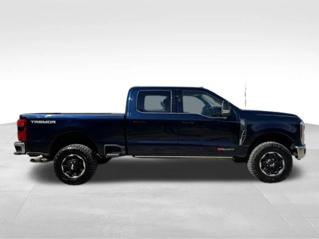 Used 2025 Blue Ford Lariat image 9