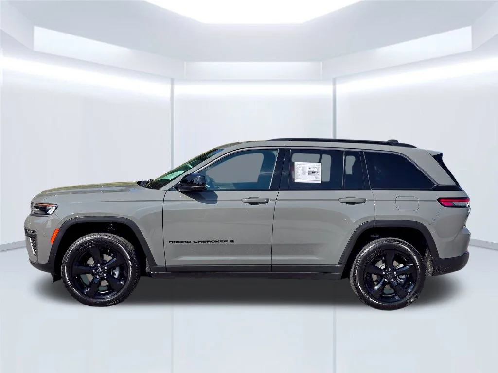 New 2027 Gray Jeep Limited image 17
