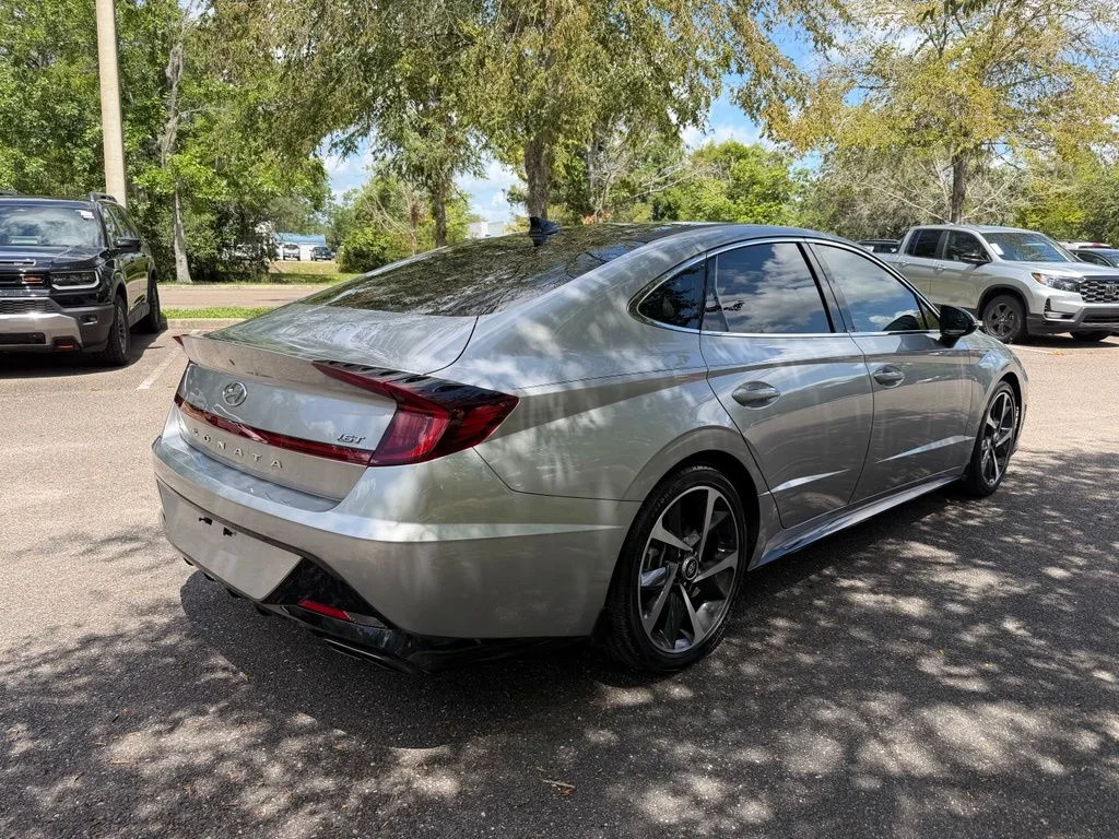 Used 2022 Shimmering Silver Hyundai SEL Plus image 6