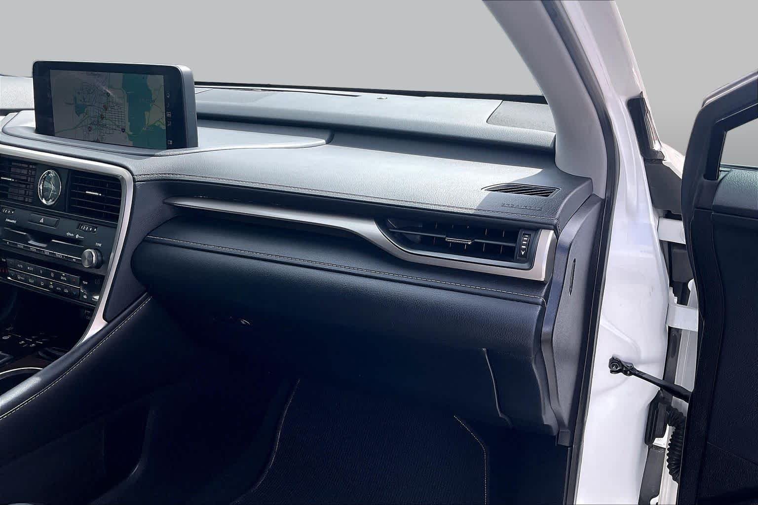 Used 2020 Eminent White Pearl Lexus  image 17