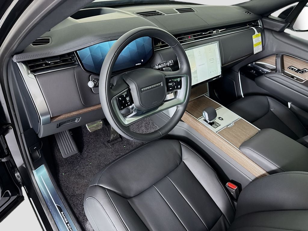 New 2026 Santorini Black Land Rover SE image 9