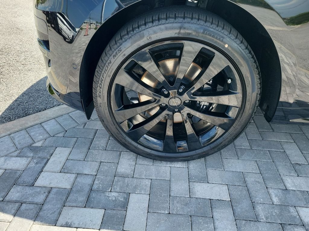 New 2026 Santorini Black Land Rover Dynamic SE image 13