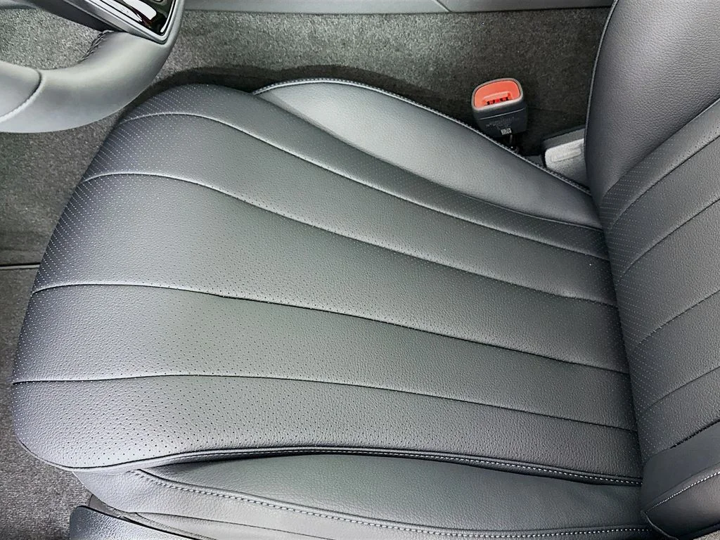 New 2026 Graphite Gray Metallic Mercedes-Benz E 350 image 21