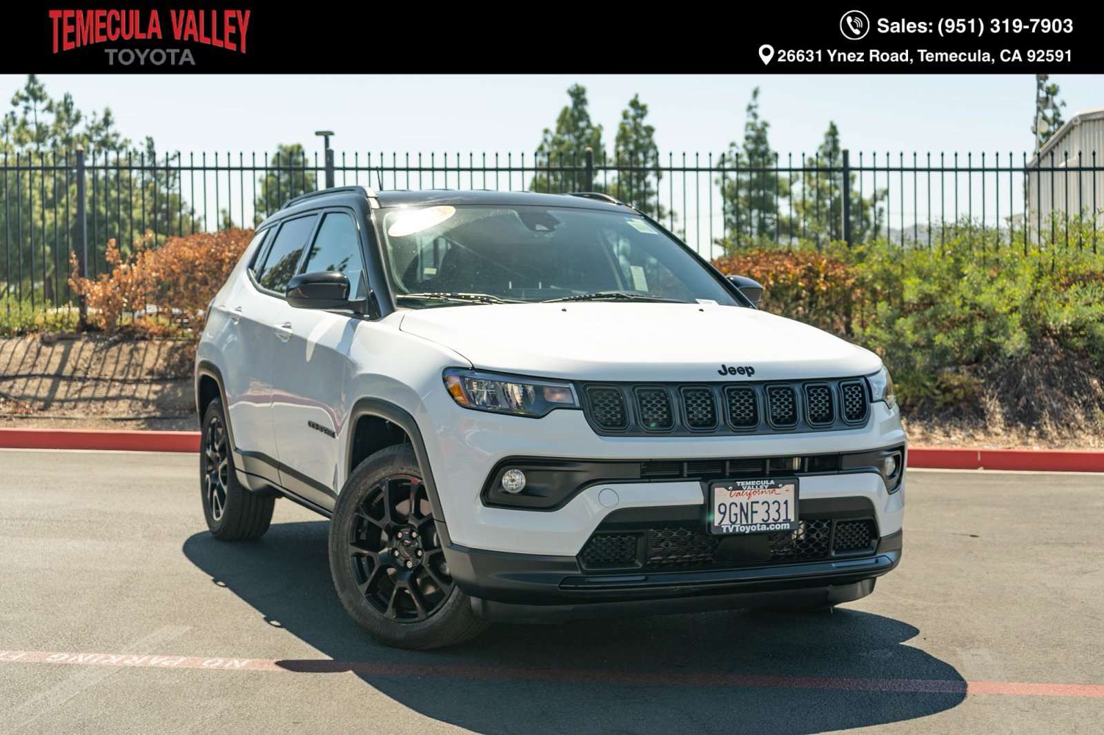 Used 2023 Bright White Clearcoat Jeep Latitude image 1