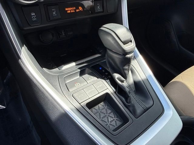 Used 2019  Toyota XLE image 6