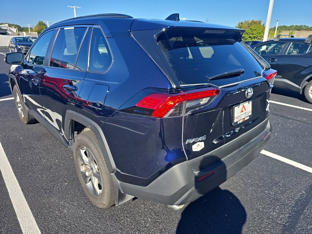 Used 2025  Toyota XLE image 7