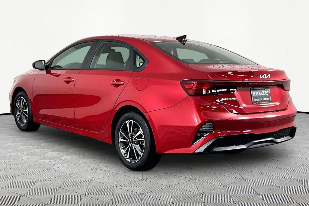 Used 2024 Red Kia LXS image 4