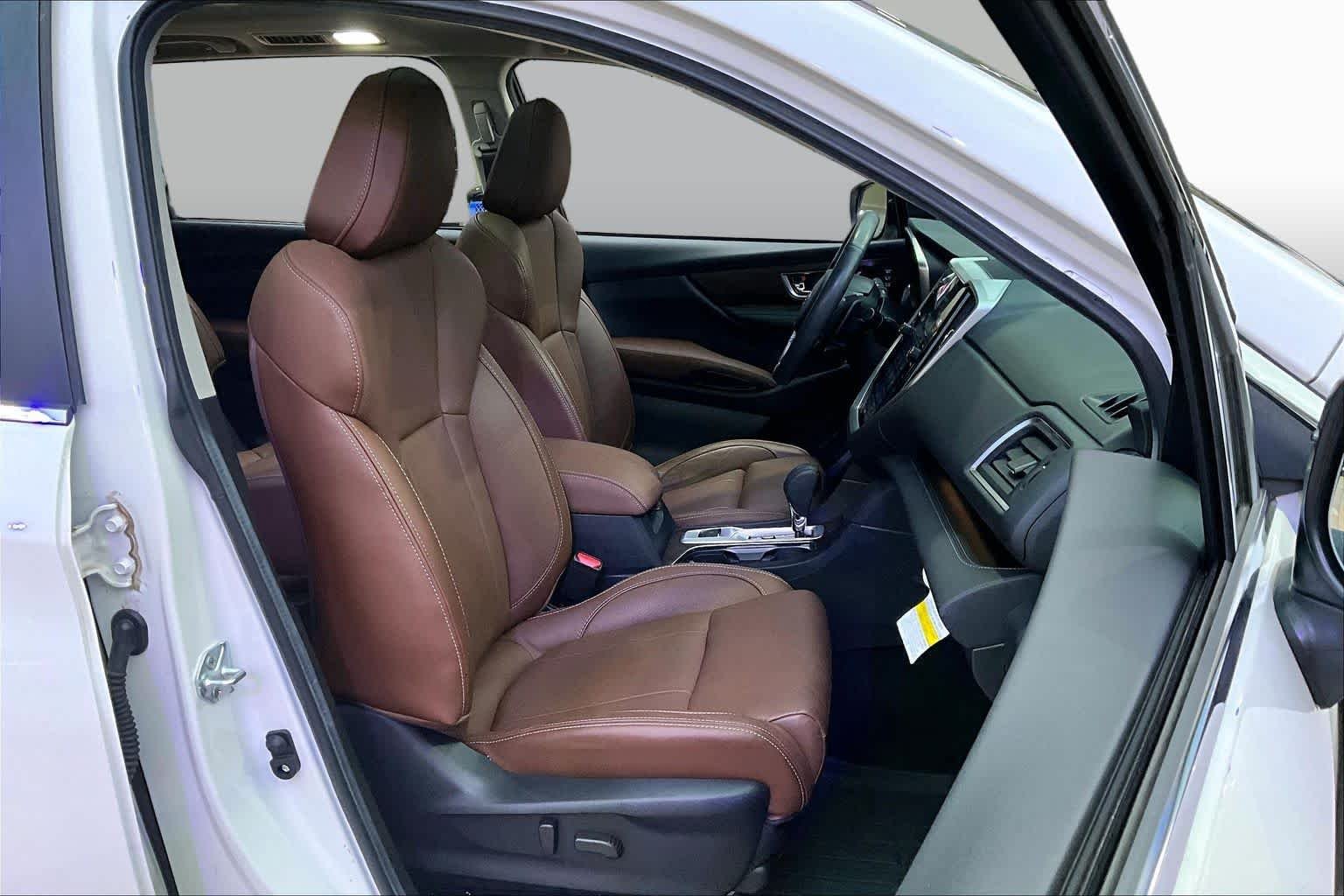 Used 2024 Crystal White Pearl Subaru Touring image 9