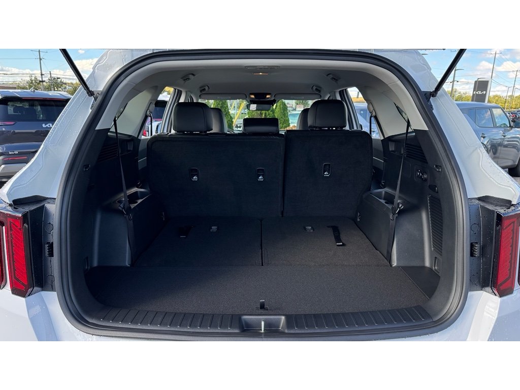 2026 Kia Sorento S photo 4